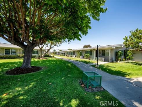 1562 Golden Rain 44D M2 Road, Seal Beach, CA