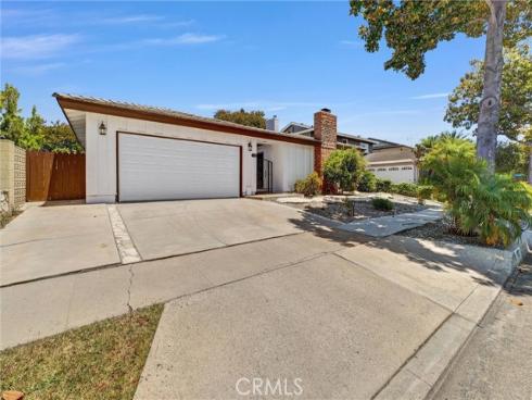 112 Stanford Lane, Seal Beach, CA