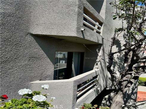 12476 Montecito 5 Road, Seal Beach, CA
