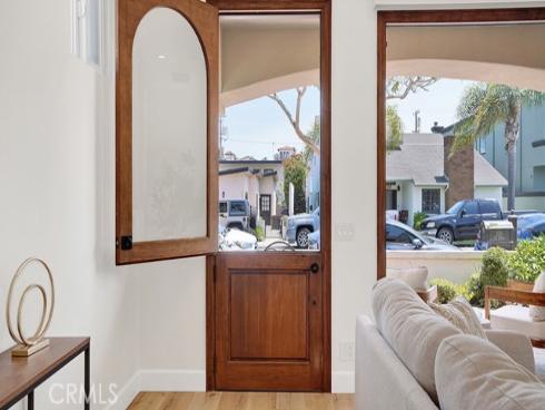 209 6th , Seal Beach, CA
