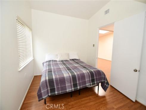 1842 Thunderbird 1A Drive, Seal Beach, CA