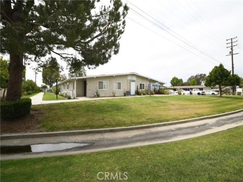 1842 Thunderbird 1A Drive, Seal Beach, CA