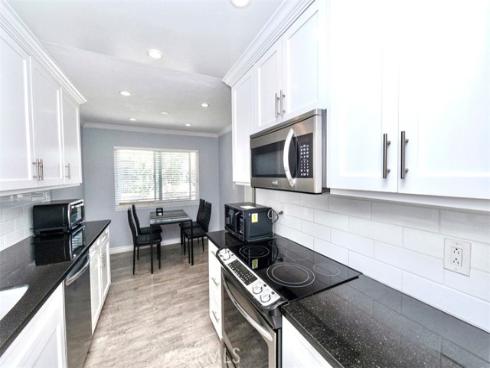 12200  Montecito  L208  Road, Seal Beach, CA