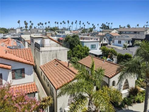 142 6th , Seal Beach, CA