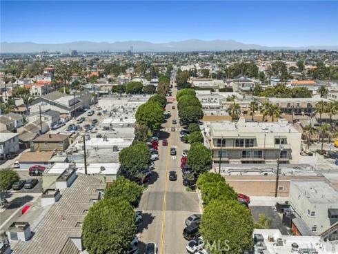 142  6th  , Seal Beach, CA