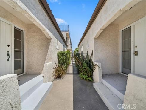 142 6th , Seal Beach, CA