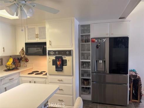 1290  Northwood  161i, M7  Road, Seal Beach, CA