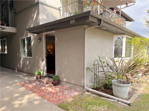 1860  Saint John  32A  Road, Seal Beach, CA