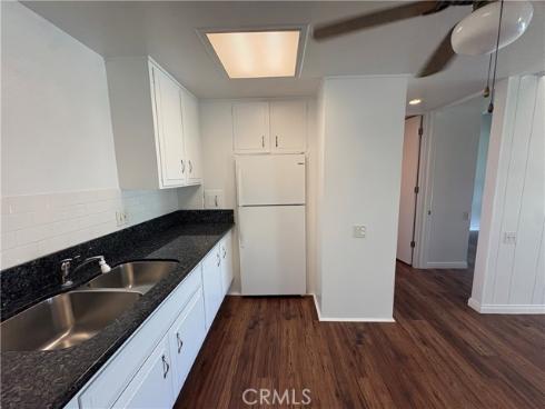 1371  Oakmont Rd.  M7-150B , Seal Beach, CA