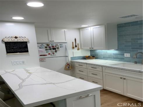 1340  Kenwood Rd., M7-156e  , Seal Beach, CA