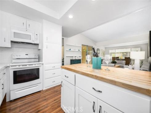 1341  Weeburn  75K , Seal Beach, CA