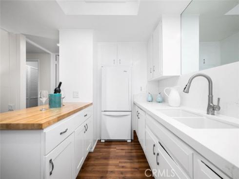 1341  Weeburn  75K , Seal Beach, CA