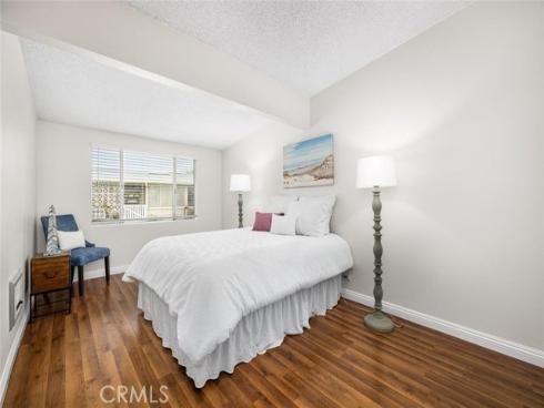 1341  Weeburn  75K , Seal Beach, CA