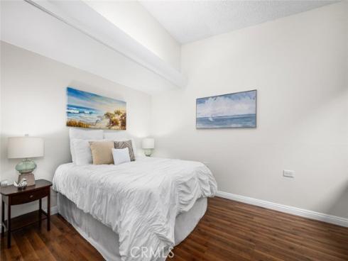1341  Weeburn  75K , Seal Beach, CA
