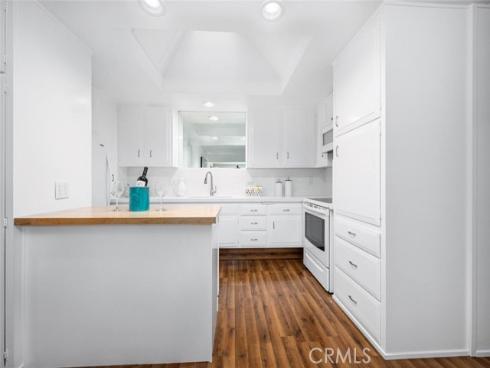 1341  Weeburn  75K , Seal Beach, CA