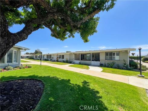 1621  Monterey Rd., M2-19g  , Seal Beach, CA