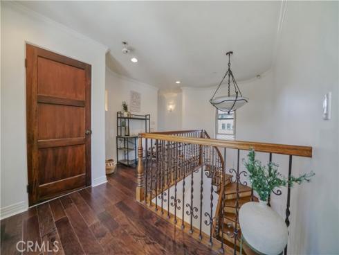 1001  Electric   Avenue, Seal Beach, CA