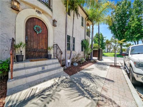 1001  Electric   Avenue, Seal Beach, CA