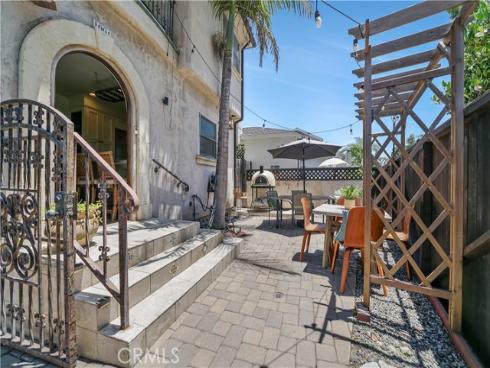 1001  Electric   Avenue, Seal Beach, CA