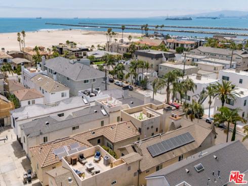 118  3rd   Street, Seal Beach, CA
