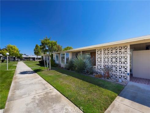 1701  Tam O'shanter  11K  Drive, Seal Beach, CA