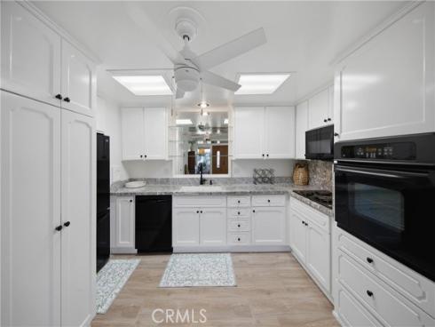 1701 Tam O'shanter 11K Drive, Seal Beach, CA