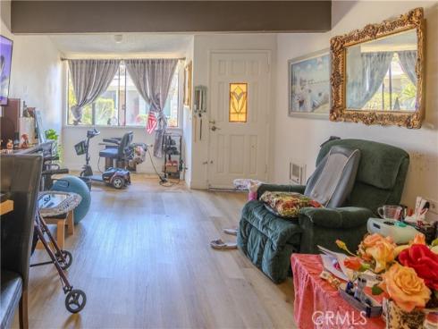 13540 Medinac 104D Lane, Seal Beach, CA