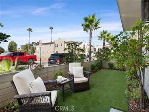 208 Ocean Place , Seal Beach, CA