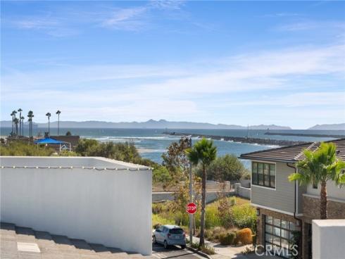 208 Ocean Place , Seal Beach, CA