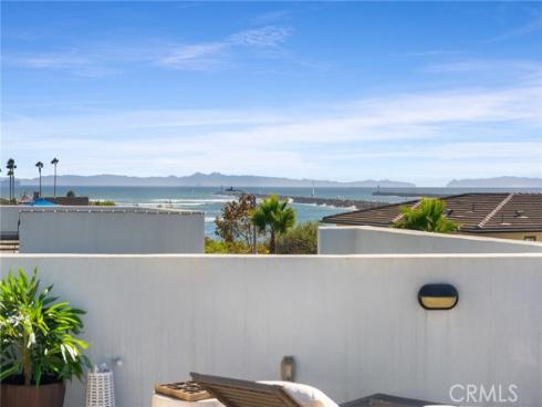 208 Ocean Place , Seal Beach, CA