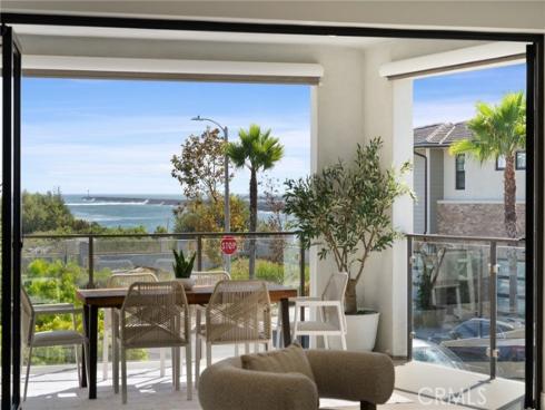 208 Ocean Place , Seal Beach, CA
