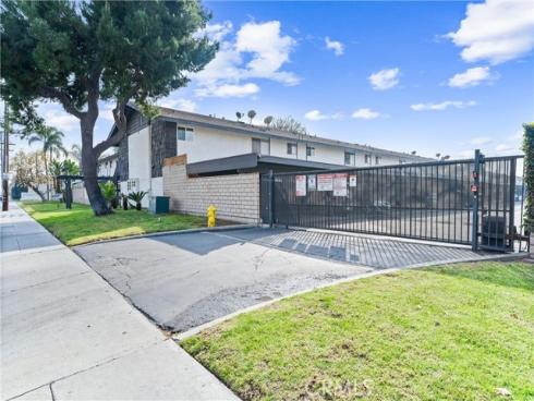 7100  Cerritos  125  Avenue, Stanton, CA