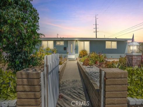 7961 Orangewood Avenue