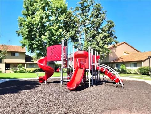 10526 Carrotwood , Stanton, CA