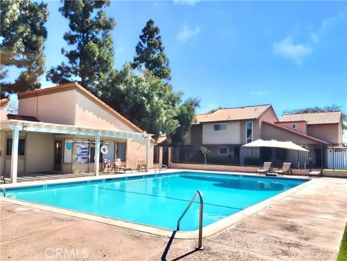 10526 Carrotwood , Stanton, CA