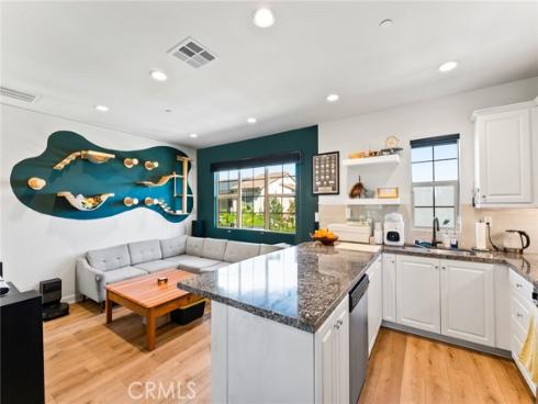 437  Lucent  , Stanton, CA