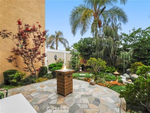2 Serena Way, Stanton, CA
