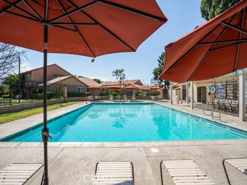 10525 Royal Oak , Stanton, CA