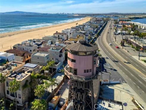 6  B Surfside  , Surfside, CA