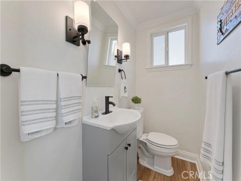 56 B Surfside Avenue, Surfside, CA