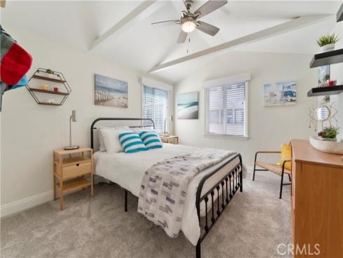 56 B Surfside Avenue, Surfside, CA