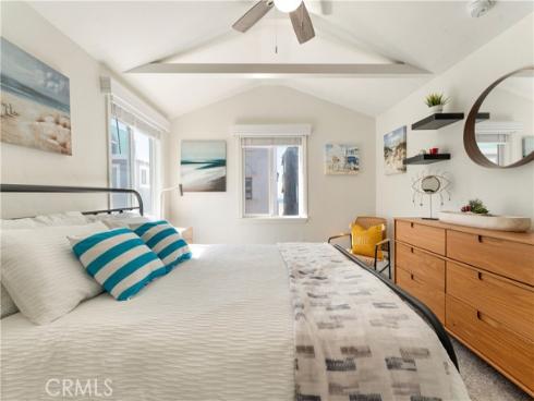 56 B Surfside Avenue, Surfside, CA