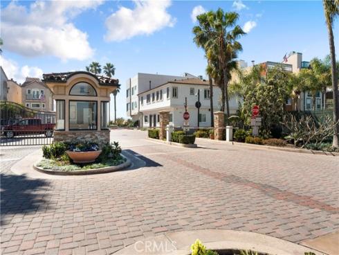 56 B Surfside Avenue, Surfside, CA