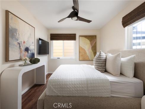 29  Surfside  B  Avenue, Surfside, CA