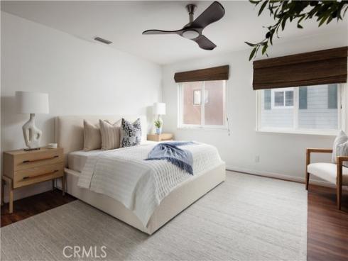 29  Surfside  B  Avenue, Surfside, CA