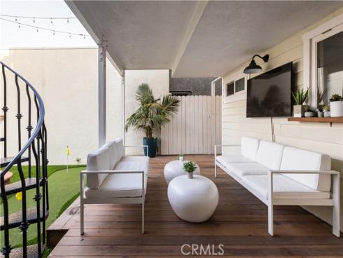 29  Surfside  B  Avenue, Surfside, CA