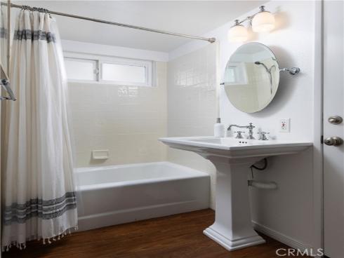 29  Surfside  B  Avenue, Surfside, CA