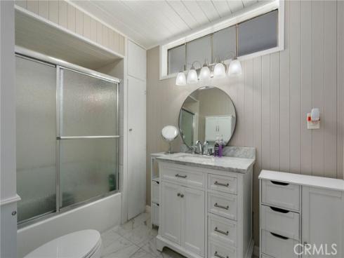 24 Surfside Avenue , Surfside, CA