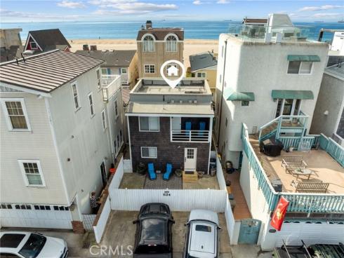 24 Surfside Avenue , Surfside, CA