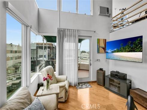 16745 Bayview B Drive, Sunset Beach, CA